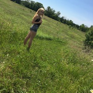 Meet your Posher, Leandra